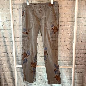 Sundance Bloom Embroidered Cargo Pants Gray Floral Women's Size 10P
